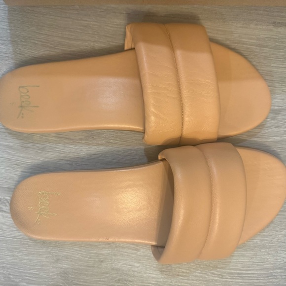 beek Shoes - BEEK Women's Tan Slide Sandals size 8
